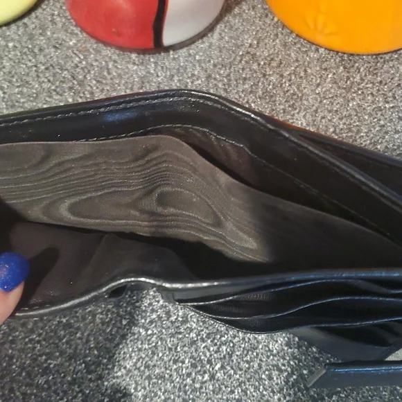 Gucci Monogram Wallet - Picture 14 of 15